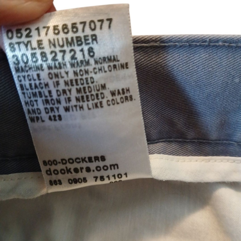 Dockers Wrangler Lot of 2 Pairs Men's Gray Khaki Shorts Sz W42 & 42 Cotton READ - Picture 7 of 16